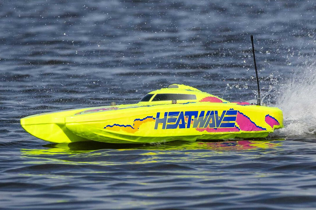 Heat Wave X Horizon Hobby Blackjack Catamaran Remote Controlled Boat - 24 Inch
